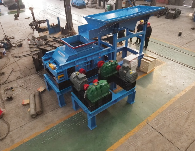 石墨塊齒輥破碎機(jī)