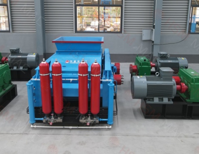 石墨塊對輥破碎機