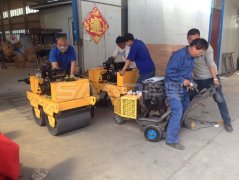 路面開槽機(jī)，小型手扶壓路機(jī)成功發(fā)往目的