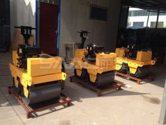 手扶小型壓路機大大提高道路養(yǎng)護(hù)工作效率