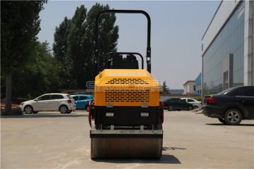 輪胎式壓路機和鋼輪式壓路機的區(qū)別，你知道幾