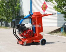 熟練操作小型瀝青路面開(kāi)槽機(jī)，不是夢(mèng)