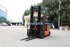 電動(dòng)叉車(chē)在進(jìn)行堆垛作業(yè)時(shí)的注意事項(xiàng)，這個(gè)必