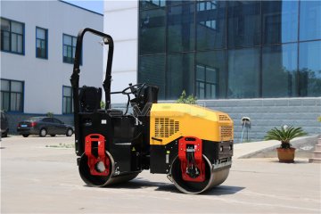 靜碾壓路機(jī)和振動壓路機(jī)作業(yè)不相同，注意事項(xiàng)